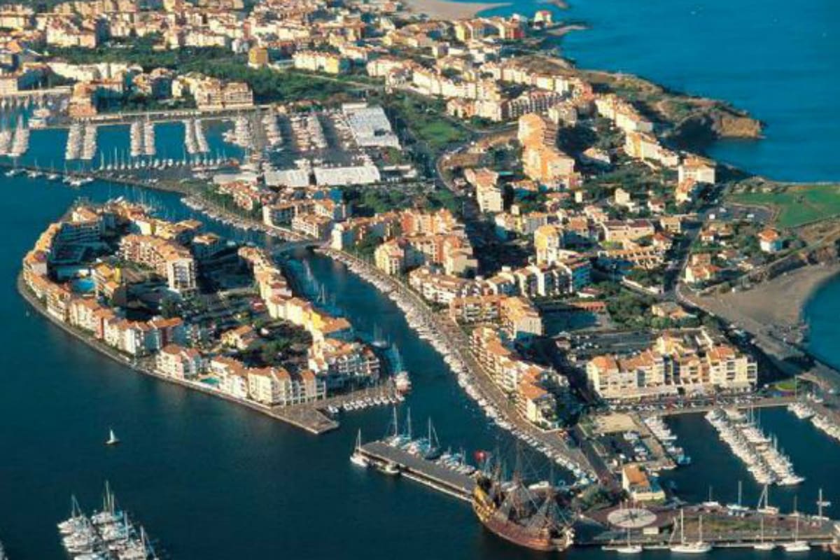 240 de los 800 invitados dieron positivo. Fuente: Getty Images