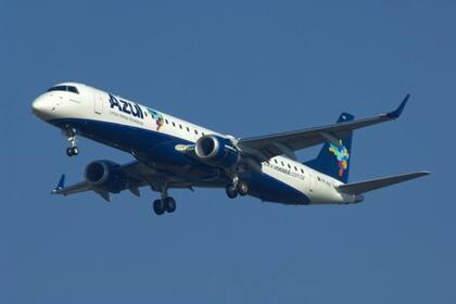 24/11/2015 Avión de Azul Linhas Aéreas Brasileiras ECONOMIA BRASIL SUDAMÉRICA AZUL BRAZILIAN AIRLINES