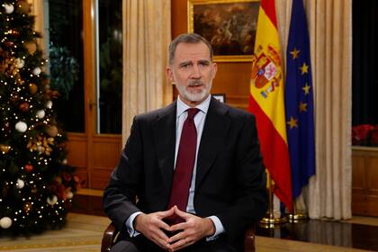 24/12/2022 El rey Felipe VI pronuncia su tradicional discurso de Nochebuena, en el Palacio de la Zarzuela (Madrid), a 24 de diciembre de 2022. POLITICA Pool