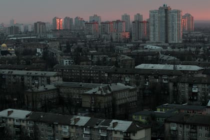 Los habitantes que no abandonaron Kiev tienen acceso a internet hasta el momento