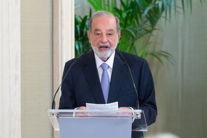 25/10/2023 El presidente del Grupo Carso, Carlos Slim Helú, interviene tras la entrega del IX Premio Enrique V. Iglesias al desarrollo del Espacio Empresarial Iberoamericano, en el Palacio de la Zarzuela, a 25 de octubre de 2023, en Madrid (España). Slim Helú ha sido elegido por unanimidad del jurado por su contribución al crecimiento empresarial, la creación de empleo y el acercamiento entre los países de la Comunidad Iberoamericana. Este galardón reconoce, desde 2014, a figuras empresariales de la Comunidad Iberoamericana que destacan por su aportación relevante y extraordinaria al desarrollo de los países de la región y al fomento de los vínculos entre las naciones de la Comunidad mediante la actividad económica, las inversiones y la promoción del comercio, así como a la forja de una región socialmente más inclusiva y sostenible. ECONOMIA Gustavo Valiente - Europa Press