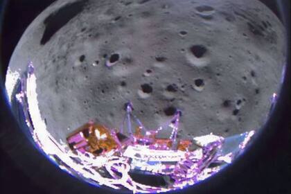 26/02/2024 Imagen enviada por Odiseo desde la superficie lunar correspondiente a su aproximación final POLITICA INVESTIGACIÓN Y TECNOLOGÍA INTUITIVE MACHINES