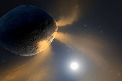 26/04/2023 Esta ilustración representa al asteroide Faetón siendo calentado por el Sol. La superficie del asteroide se calienta tanto que el sodio dentro de la roca de Phaethon probablemente se vaporiza y sale al espacio, lo que hace que brille como un cometa. Un nuevo estudio con dos observatorios solares de la NASA ha revelado que la cola del extraño asteroide Faetón no tiene nada de polvo como se pensaba, sino que en realidad está hecha de gas sodio. POLITICA INVESTIGACIÓN Y TECNOLOGÍA NASA/JPL-CALTECH/IPAC
