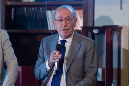 26/07/2023 El exdirigente del PSE, Nicolás Redondo Terreros, interviene durante un encuentro para analizar los resultados de las elecciones generales, en Club Argos, a 26 de julio de 2023, en Madrid (España). El colectivo ‘Fernando de los Ríos. Lo que nos une’ se fundó con el objetivo de organizar conferencias destinadas a reflexionar sobre asuntos de actualidad. Se llamaron así en honor al ideólogo del socialismo liberal, que es considerado una de las figuras más importantes del pensamiento socialista en España y por entender que es precursor de la socialdemocracia moderna. POLITICA Gustavo Valiente - Europa Press