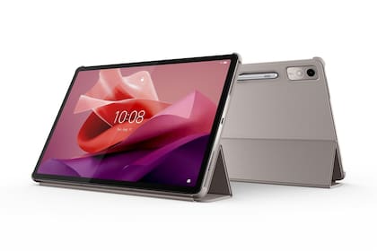 26/07/2023 Lenovo Tab P12. Lenovo ha presentado dos nuevas tabletas impulsadas por Android, Lenovo Tab P12 y Lenovo Tab M10 5G, destacando esta primera por incorporar una pantalla LCD 3K de 12,7 pulgadas y ser compatible con Lenovo Tab Pen Plus, destinado a entornos multitarea. POLITICA INVESTIGACIÓN Y TECNOLOGÍA LENOVO