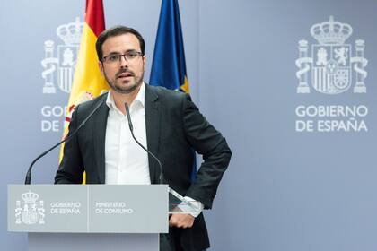 27/04/2022 El ministro de Consumo, Alberto Garzón, presenta el protocolo acordado con el sector del juguete para impulsar la igualdad, en el Ministerio de Consumo, a 27 de abril de 2022, en Madrid (España). POLITICA Gustavo Valiente - Europa Press