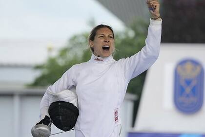 27/06/2023 La española Laura Heredia celebra una de sus victorias en la esgrima del pentatlón moderno de los Juegos Europeos de 2023 EUROPA DEPORTES POLONIA COE