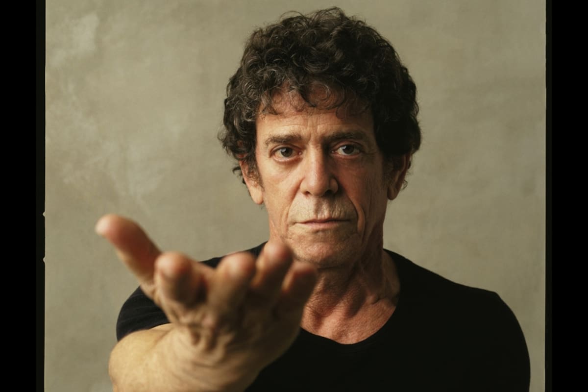 27/10 Lou Reed (músico norteamericano). «Murió mientras miraba a los árboles y hacía las 21 formas de Tai Chi con sus manos de músico moviéndose a través del aire», confesó su esposa, Laurie Anderson.