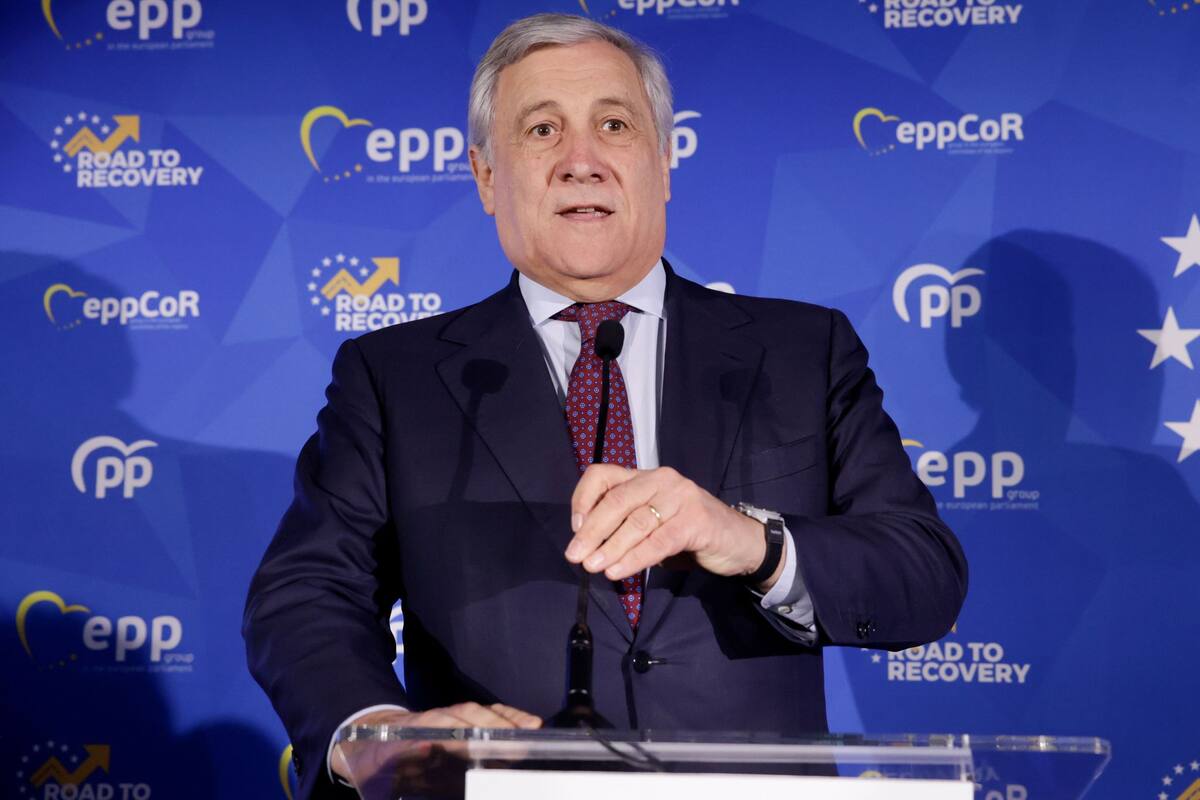 27/11/2023 El ministro de Asuntos Exteriores de Italia, Antonio Tajani, interviene durante una conferencia del Partido Popular Europeo, en el Hotel Grand Marina, a 27 de noviembre de 2023, en Barcelona, Catalunya (España). El Partido Popular Europeo (PPE) celebra un acto en Barcelona con la Ley de Amnistía que se tramita en el Congreso y la crisis diplomática en Israel, como telón de fondo. Estas jornadas, que se celebran bajo el título, 'Camino de la recuperación', se producen cuatro días después del debate en el Parlamento Europeo sobre las amenazas para el Estado de derecho en España --a instancias de PP, Ciudadanos y Vox. POLITICA Kike Rincón - Europa Press
