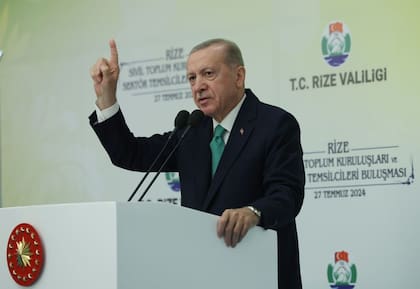28/07/2024 El presidente de Turquía, Recep Tayyip Erdogan, durante un acto de su partido, AKP. El presidente turco, Recep Tayyip Erdogan, ha asegurado este domingo que podrían intervenir militarmente contra Israel "igual que entramos en Karabaj o Libia". POLITICA EUROPA TURQUÍA PRESIDENCIA DE TURQUÍA