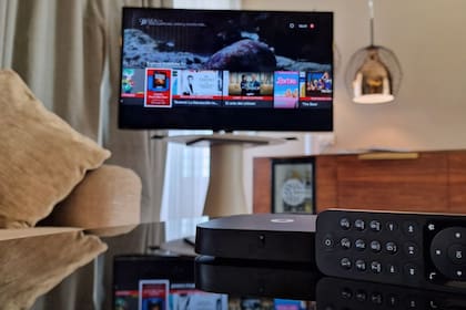 28/09/2023 El nuevo decodificador de Vodafone TV con Android TV y Asistente de Google.. Vodafone ha presentado su nuevo decodificador, el primero en incorporar Android TV, además del Asistente de Google y servicio de 'Chromecast', que destaca por integrar dentro de la misma experiencia más de 200.000 contenidos disponibles en Vodafone TV y en todos los servicios de las aplicaciones instaladas, como las plataformas de Prime Video y HBO. POLITICA VODAFONE