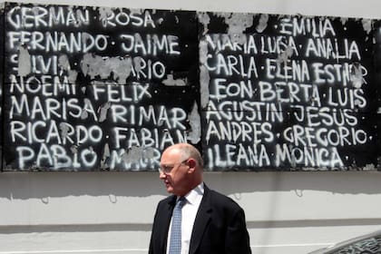 29 de enero de 2013 El canciller Hector Timermann, asistio a una reunion en la sede de la AMIA con representantes de la AMIA para informarles sobre el memorándum de entendimiento firmado entre los gobiernos de Argentina e Irán.