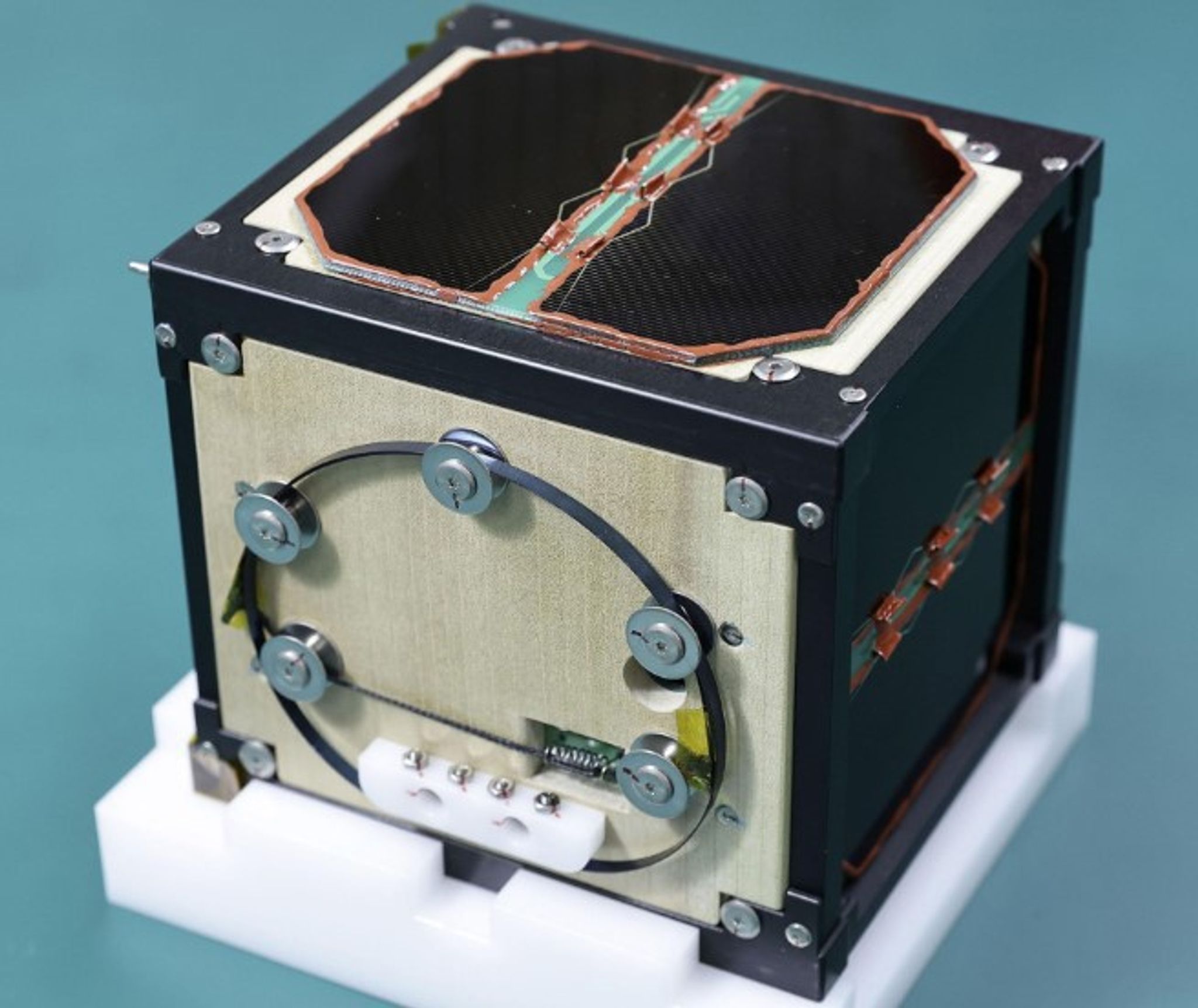 29/05/2024 Primer satélite de madera POLITICA INVESTIGACIÓN Y TECNOLOGÍA UNIVERSIDAD DE KYOTO/SUMIOTOMO FORESTRY/KYODO