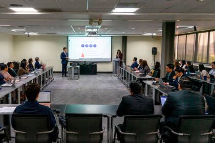 29/07/2024 Luz Elena Nuñez presenta el programa junto al profesor Víctor Luis Gutiérrez SOCIEDAD ANDALUCÍA ESPAÑA EUROPA JAÉN UJA