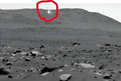 29/09/2023 Perseverance capta un torbellino de Marte lleno de polvo.  La parte inferior de un remolino de polvo marciano fue capturada moviéndose a lo largo del borde occidental del cráter Jezero de Marte por el rover Perseverance de la NASA el pasado 30 de agosto.  POLITICA INVESTIGACIÓN Y TECNOLOGÍA NASA/JPL
