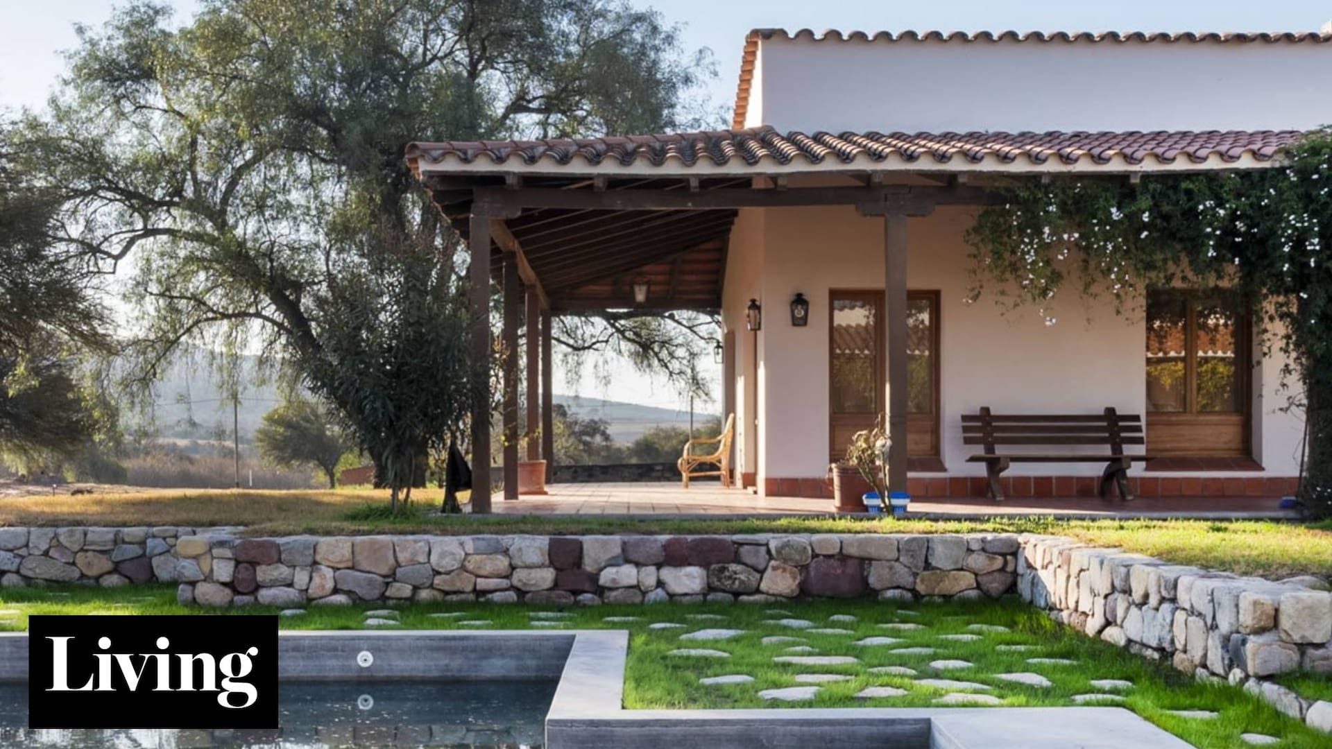 Remodelaron cuidadosamente una antigua estancia jesuítica para convertirla en un sereno hotel de montaña