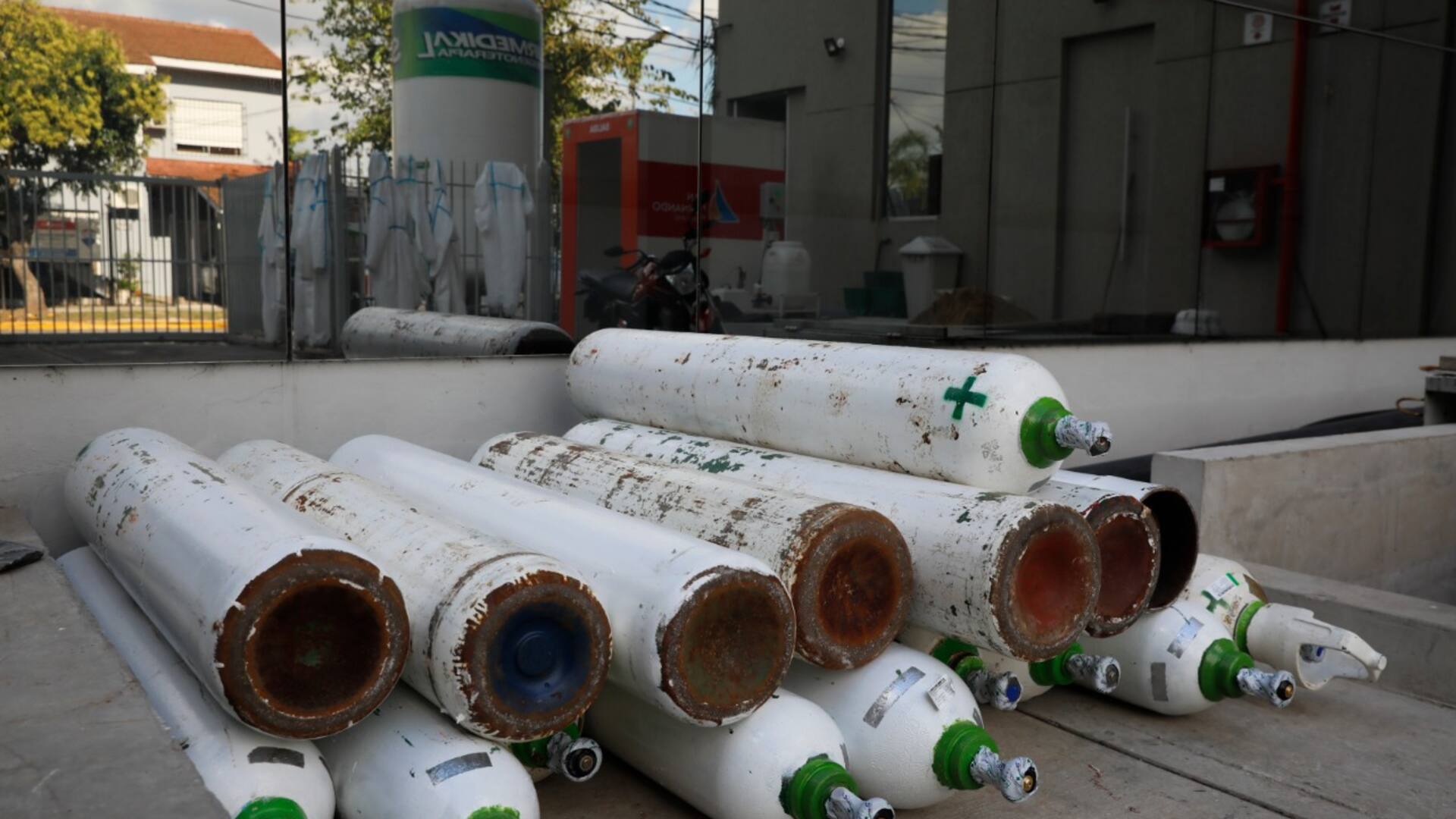 Coronavirus. Cerca del colapso sanitario en el AMBA, las ambulancias se convierten en hospitales móviles