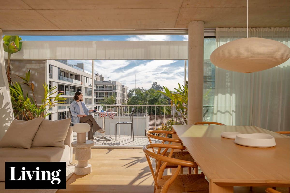 Con roble y hormigón como base, una joven arquitecta y su socia apostaron por un interiorismo cálido y minimalista