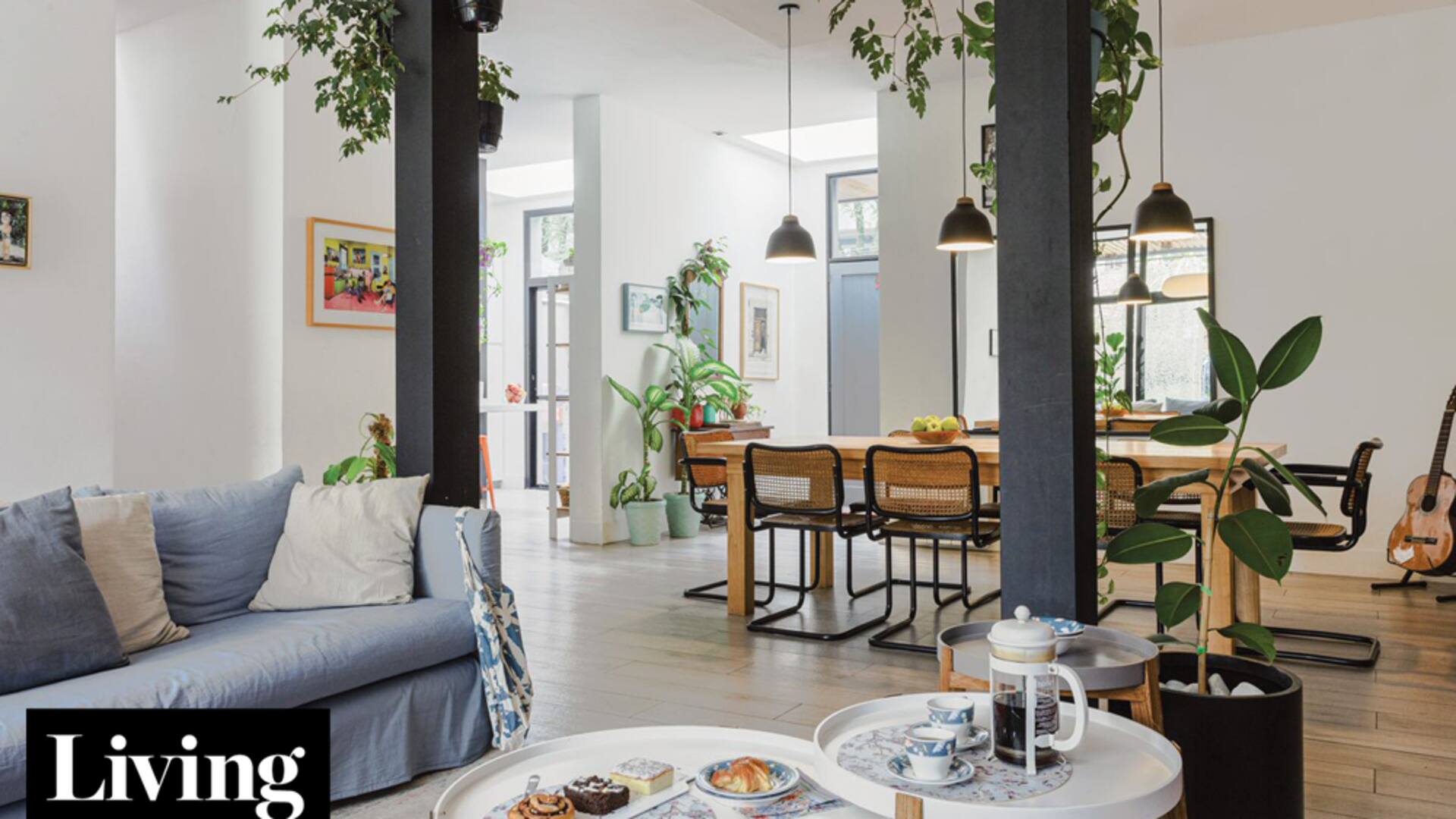Hogar-estudio: Una artista reformó su casa en Olivos y logró luminosos espacios de trabajo en planta baja