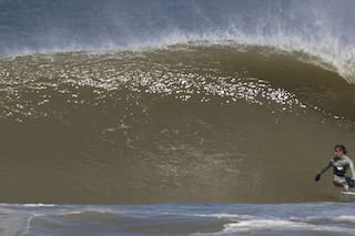 Sólo para fanáticos: los que se suben a una tabla de surf antes del verano
