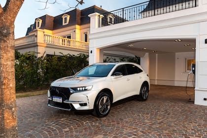 300 CV es la potencia de la mecánica híbrida del DS 7 Crossback E-Tense