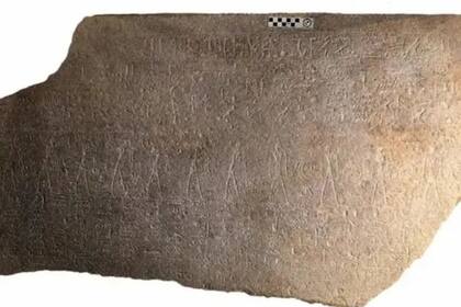 30/05/2024 El fragmento de sarcófago fue encontrado bajo el suelo de un edificio copto en Egipto. POLITICA INVESTIGACIÓN Y TECNOLOGÍA KEVIN CAHAIL