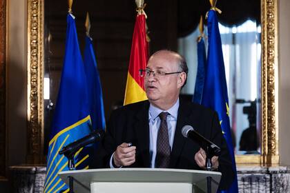 30/05/2024 El presidente del Banco Interamericano de Desarrollo (BID), Ilan Goldfajn, durante una rueda de prensa, en la Casa de América, a 30 de mayo de 2024, en Madrid (España). El motivo del encuentro es el lanzamiento en Europa del nuevo programa 'BID for the Americas', que busca fomentar las oportunidades de negocio y fortalecer los lazos económicos entre América Latina y el Caribe y socios clave de sus países miembros no prestatarios. El programa se centra en tres pilares para lograrlo: comercio e inversión, contratación pública y cofinanciamiento. ECONOMIA Carlos Luján - Europa Press