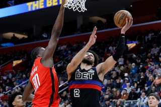 32 puntos de Durant ayudan a Rockets a romper la racha de cuatro victorias de Pistons