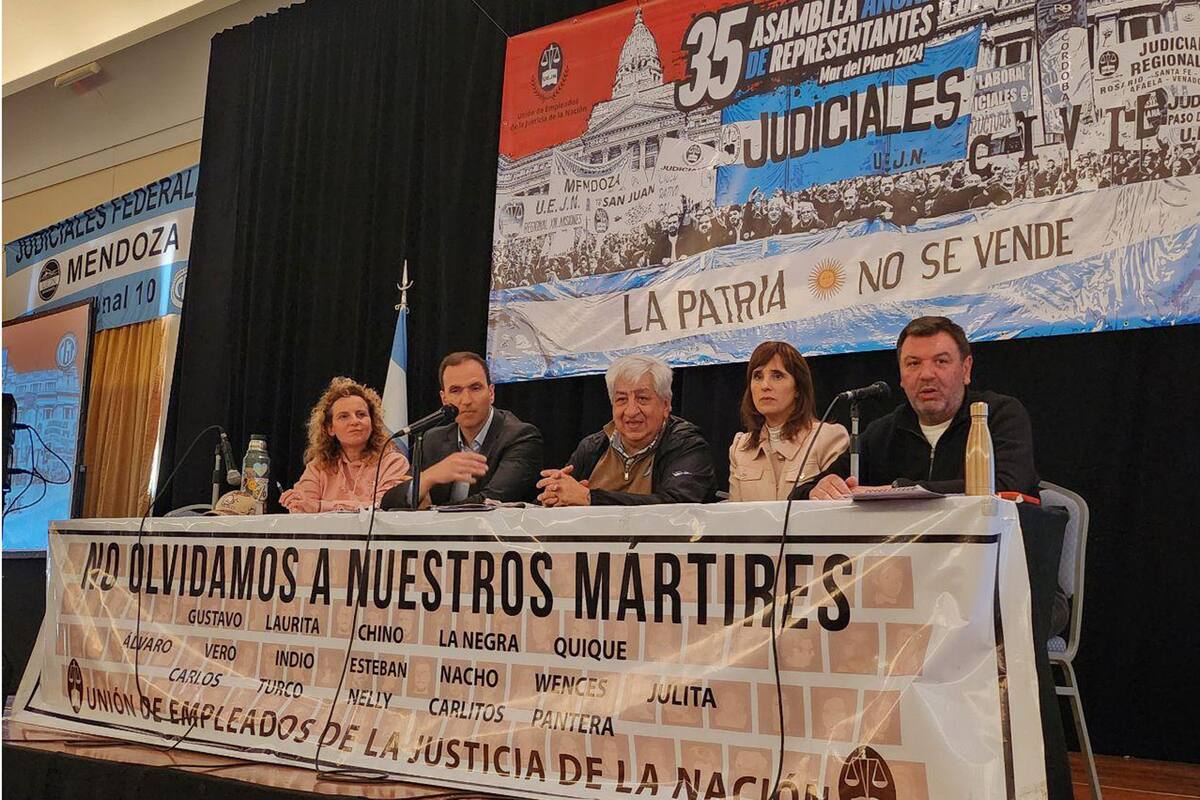 35 Asamblea de judiciales con la presencia del juez LIjo