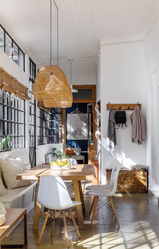 Más luz y sol: En San Isidro, una antigua casa chorizo se reformó para mirar al verde