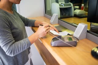 Bancos hoy: atienden a jubilados y pensionados y personas con turno