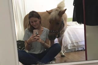 Vida de country: le compraron la casa a Susana Gimenez y ahora viven con un poni
