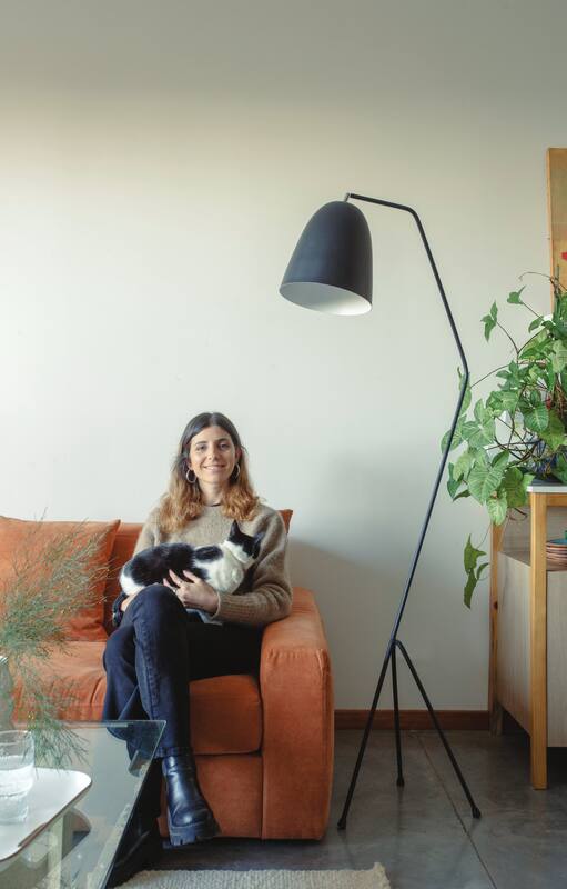 En una planta abierta, mirá cómo lograron calidez, lugar de guardado y una distribución fluida