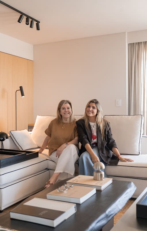 Una arquitecta diseñó el piso donde sus padres se sienten cómodos y felices tras dejar la casa familiar de décadas