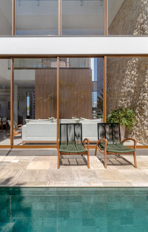 Recorré esta casa que aprovecha las ideas centrales de la arquitectura tropical brasileña