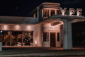 Restauró una estación de servicio Art Decó abandonada y le devolvió el brillo original de 1938