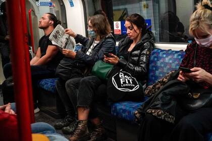 40.000 casos al día: por qué Reino Unido tiene el número más alto de casos de Covid-19 en Europa