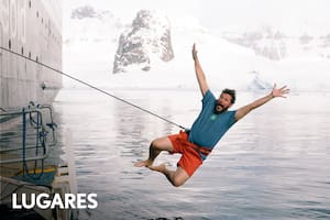 Baños en agua helada, noches a la intemperie y experiencias únicas en un crucero por los hielos del continente blanco