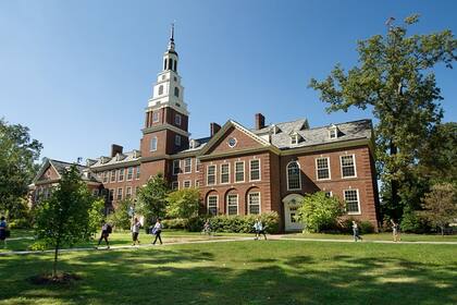 45% de los graduados de Berea College no tienen deudas, y los que sí, solo deben un máximo de US$7.000.