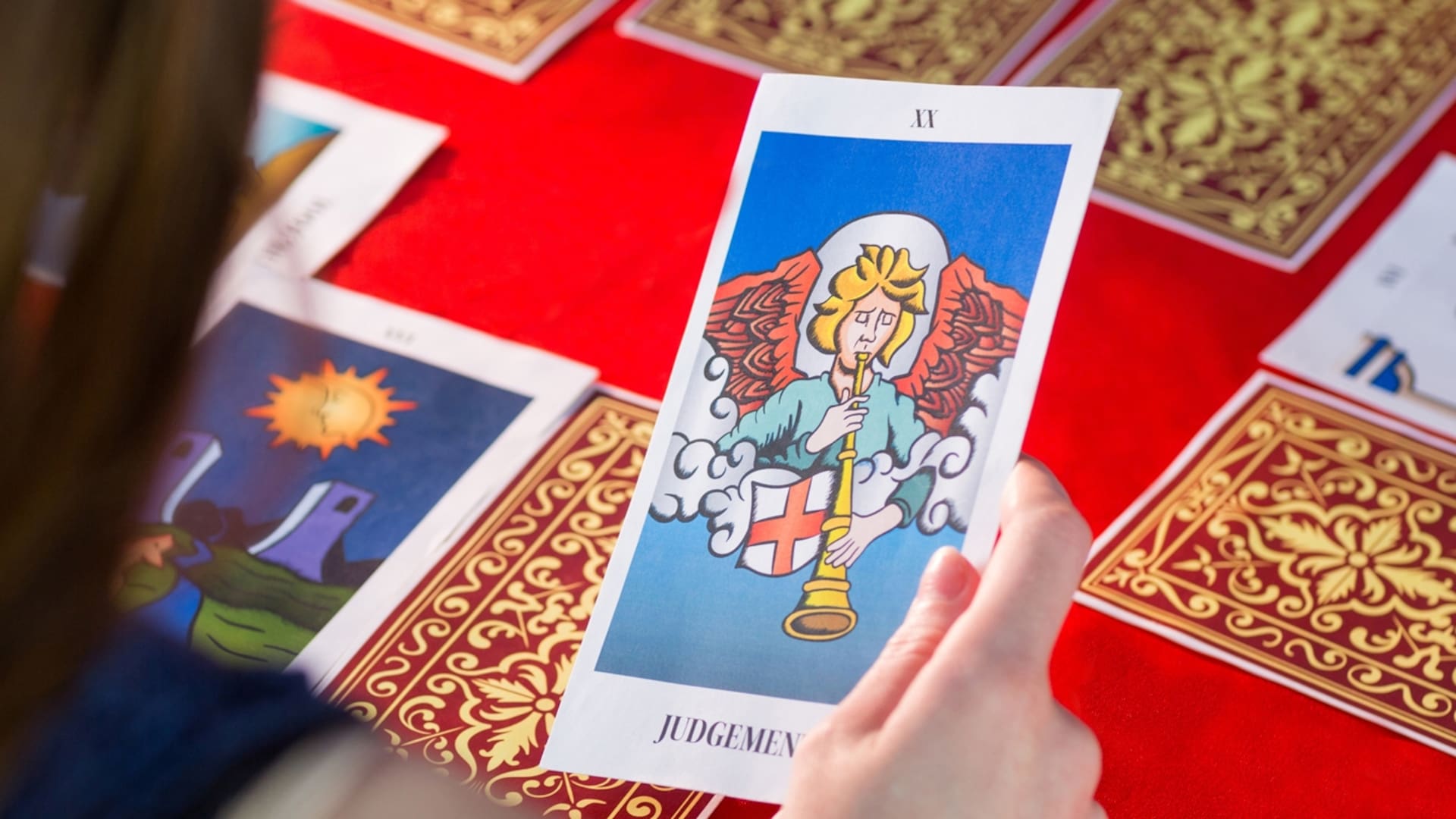 La apasionante historia del Tarot y el revelador significado de sus cartas
