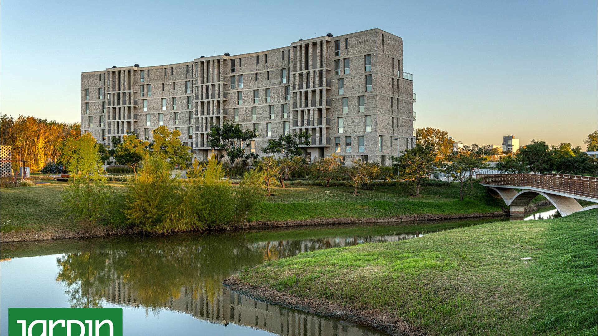 Un proyecto a orillas del río Luján que conjuga arquitectura, paisajismo y naturaleza