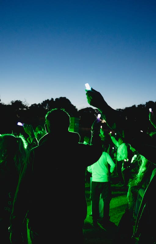 Caminata nocturna, música y bosque. Una experiencia para vivir el verano a otro ritmo en Cariló