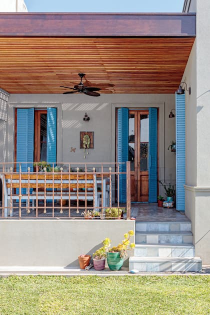 Casi desde cero: En San Fernando, proyectaron su primera casa con aires vintage y distribución moderna