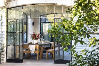 “Por fuera, quisieron mantener el estilo clásico de chalet; pero buscaban interiores cancheros y actuales”