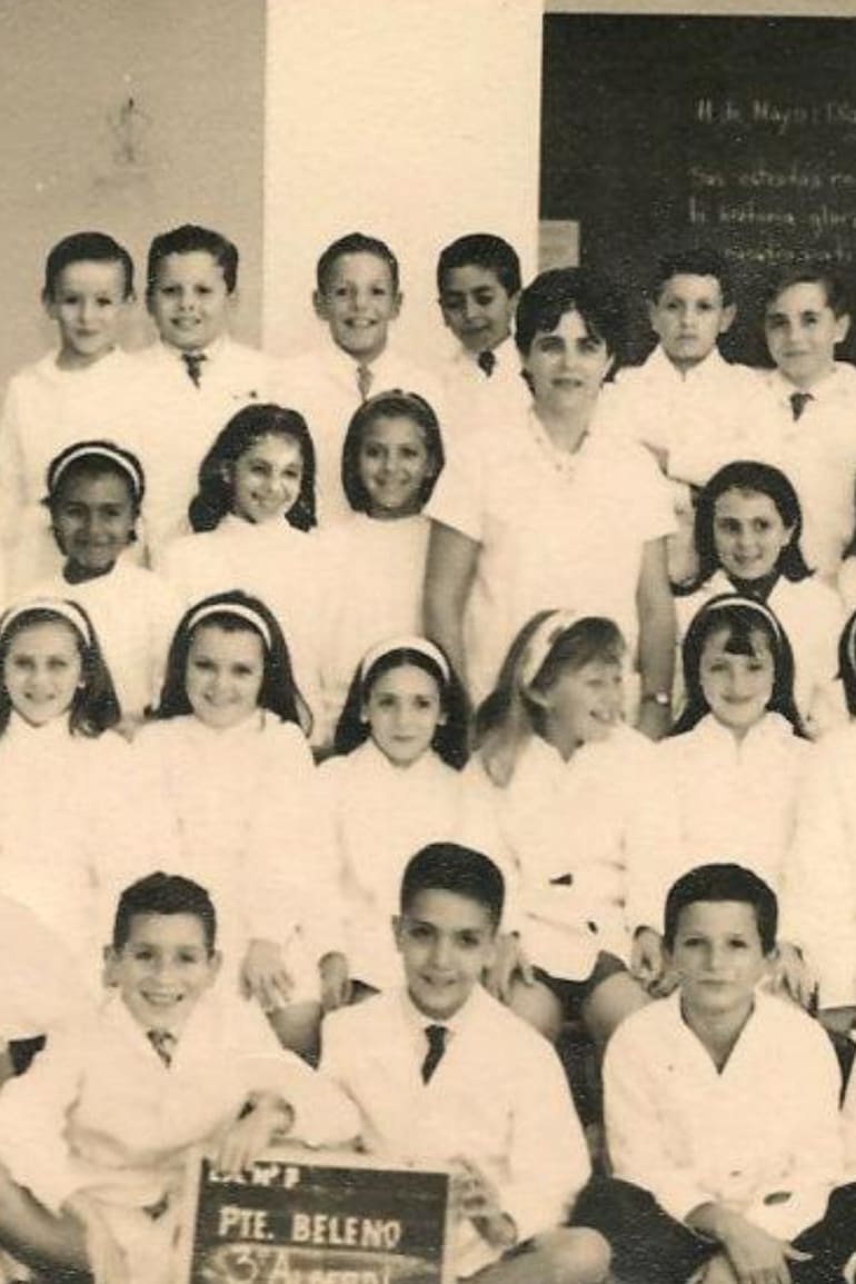 50 años después se animó a confesarle un secreto en el aniversario del colegio.