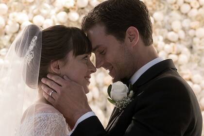 50 sombras fue lo más visto del fin de semana largo, que marcó un récord de un 1.1 millón de personas en los cines argentinos