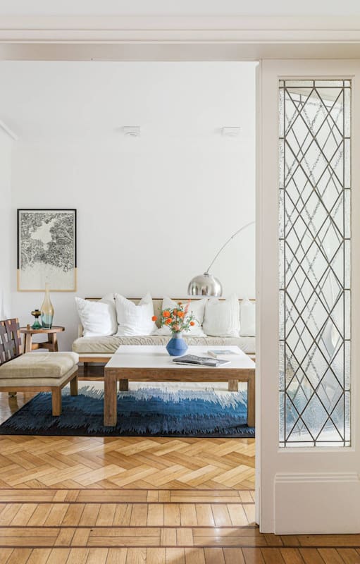 Cómo se incorporó una cocina actual en esta casa estilo Tudor de 1936 sin eliminar sus señas de identidad.