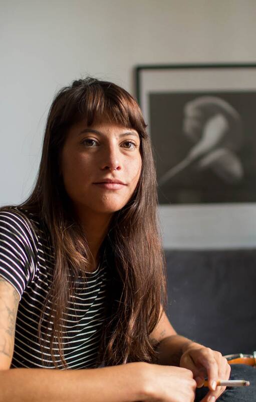 La cantautora que vuelca su vida en canciones guerreras