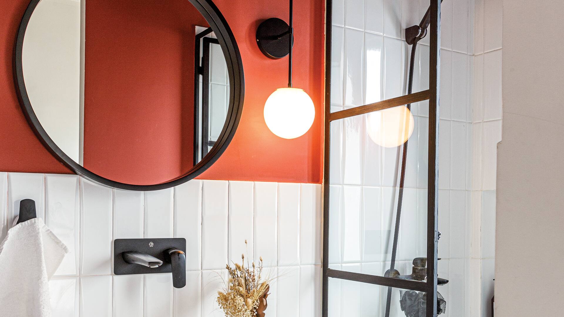 Baños chicos y toilettes: Diseños, colores y materiales para potenciar espacios de pocos metros