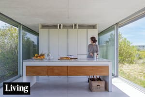 El refugio en La Pedrera de un arquitecto argentino que diseñó una ciudad en China